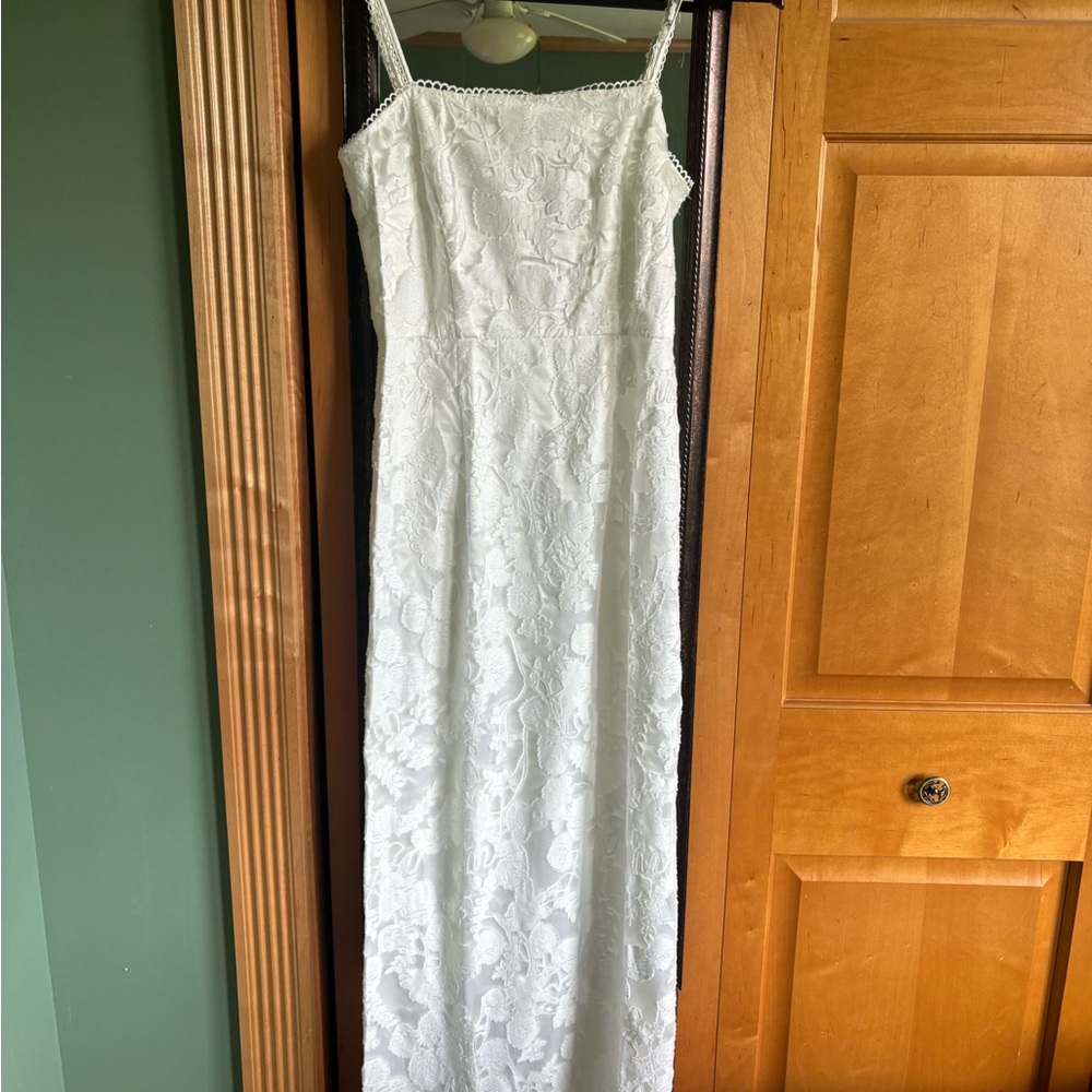 Elegant White Lace Dress